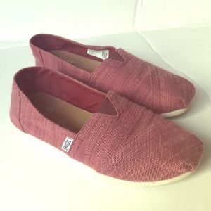 TOMS classic canvas slip on